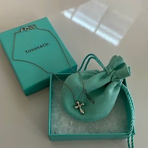 Tiffany & co Elsa peretti silver cross necklace